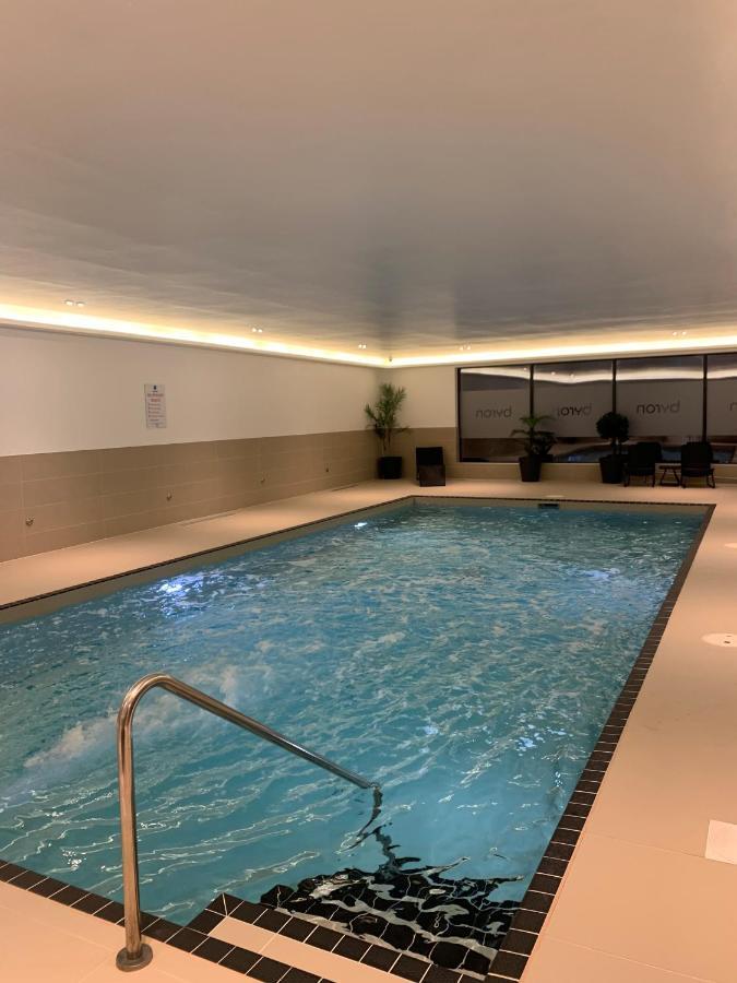 5 Middlecombe - Luxury Apartment At Byron Woolacombe, Only 4 Minute Walk To Woolacombe Beach! Екстериор снимка