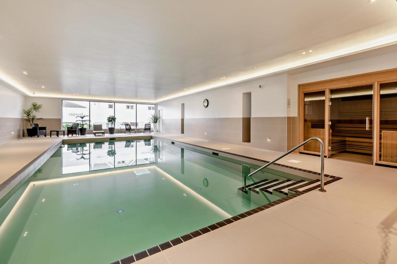 5 Middlecombe - Luxury Apartment At Byron Woolacombe, Only 4 Minute Walk To Woolacombe Beach! Екстериор снимка